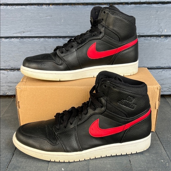 Nike Other - 2015 Nike Air Jordan 1 Retro High GS Rare Air Bred Sneakers